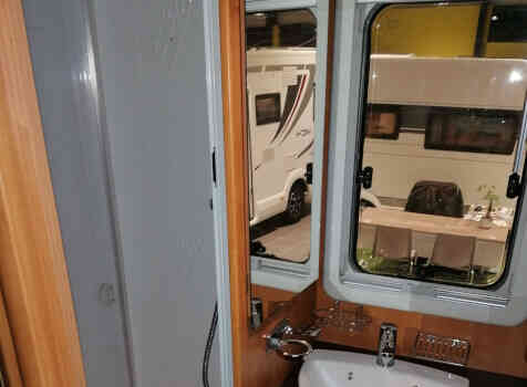 camping-car RAPIDO 983F  intérieur